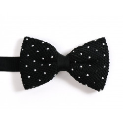 Nœud papillon noir pointé