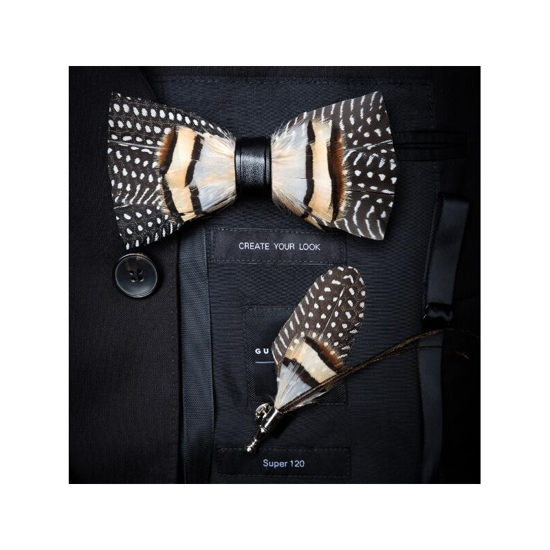 Plume assortie au noeud (attache pin's), vue 3